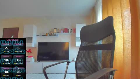 mayra online show from 11/13/25, 10:03