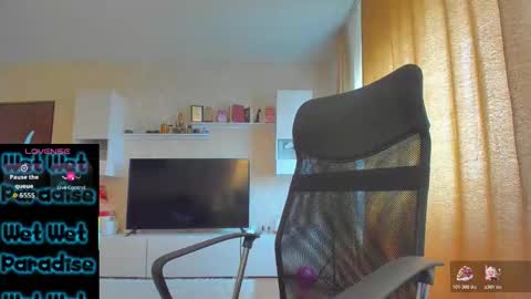 mayra online show from 11/16/25, 10:54