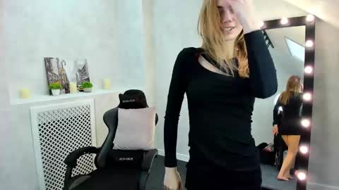 cherry_pr1ce online show from 12/12/24, 04:04