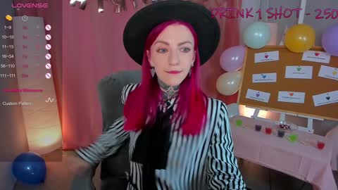 Snapshot of cherry_roxy chatting on 02/07/25, 08:42 Roxy online show from 02/07/25, 08:42