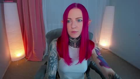 Snapshot of cherry_roxy chatting on 02/21/25, 08:27 Roxy online show from 02/21/25, 08:27
