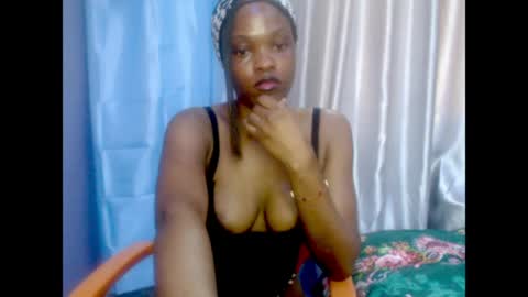 Snapshot of cherry_xchaos chatting on 06/29/26, 10:15 Sophie online show from 06/29/26, 10:15