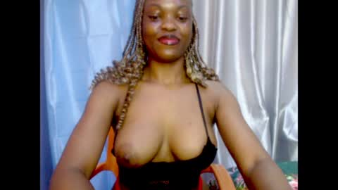 Snapshot of cherry_xchaos chatting on 07/03/26, 07:15 Sophie online show from 07/03/26, 07:15