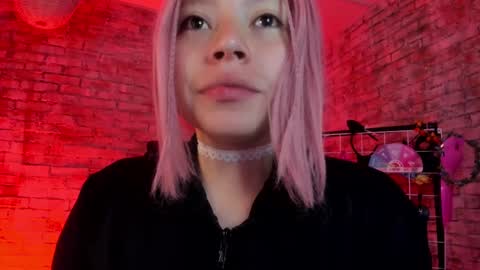 Snapshot of cherry_xoxx chatting on 09/22/25, 11:12 online show from 09/22/25, 11:12