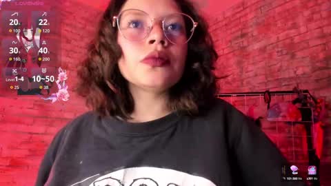 Snapshot of cherry_xoxx chatting on 10/03/25, 11:29 online show from 10/03/25, 11:29