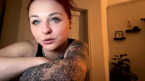 Snapshot of cherrybaby690 chatting on 02/14/25, 01:45 cherrybaby690 online show from 02/14/25, 01:45