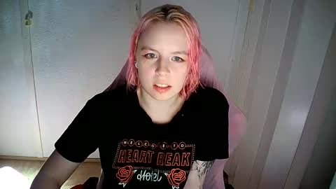 Snapshot of cherrybaby_0 chatting on 06/10/26, 09:03 cherrybaby_0 online show from 06/10/26, 09:03
