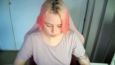 Snapshot of cherrybaby_0 chatting on 06/17/26, 02:07 cherrybaby_0 online show from 06/17/26, 02:07