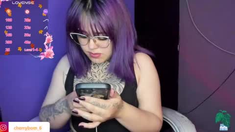  dayis independent model  online show from 12/22/24, 03:11