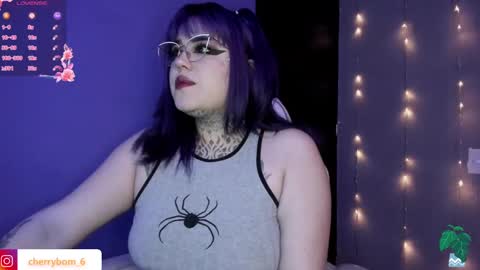  dayis independent model  online show from 03/02/25, 08:16