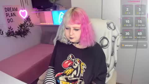 Snapshot of cherrybounce chatting on 02/23/26, 09:34 Sarah online show from 02/23/26, 09:34