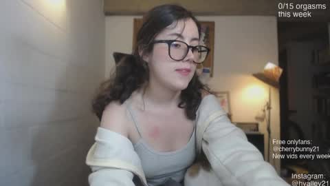 Snapshot of cherrybunny21 chatting on 05/16/26, 06:21 Sarah Prez online show from 05/16/26, 06:21