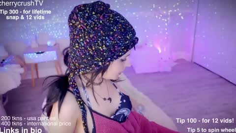 Snapshot of cherrycrush chatting on 09/24/25, 07:06 Cherry Crush online show from 09/24/25, 07:06