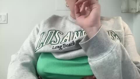 Snapshot of cherryjune chatting on 01/31/25, 03:11 CherryJune online show from 01/31/25, 03:11