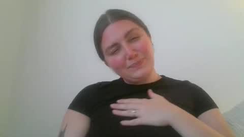 Snapshot of cherryjune chatting on 09/17/25, 06:20 CherryJune online show from 09/17/25, 06:20