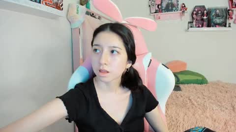 Snapshot of cherrymafer666 chatting on 01/12/25, 12:07 cherrycute666 online show from 01/12/25, 12:07