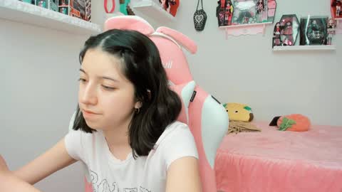 Snapshot of cherrymafer666 chatting on 02/05/25, 10:01 cherrycute666 online show from 02/05/25, 10:01