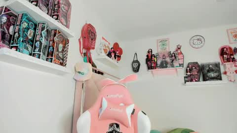 Snapshot of cherrymafer666 chatting on 02/21/25, 02:06 cherrycute666 online show from 02/21/25, 02:06