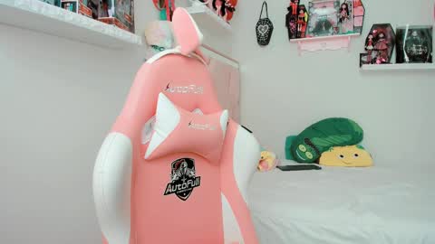 Snapshot of cherrymafer666 chatting on 03/04/25, 08:27 cherrycute666 online show from 03/04/25, 08:27