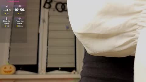 Lysia online show from 10/24/25, 12:34