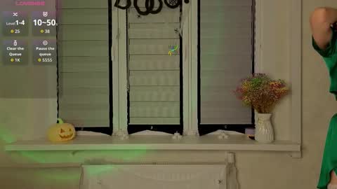 Lysia online show from 10/30/25, 12:17