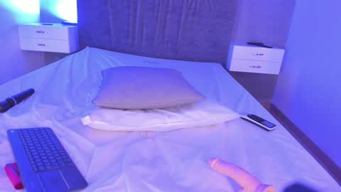 Snapshot of cherrysnow_ chatting on 01/29/25, 10:05 Cherry online show from 01/29/25, 10:05