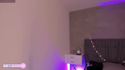 Snapshot of cherrysnow_ chatting on 09/12/25, 04:12 Cherry online show from 09/12/25, 04:12