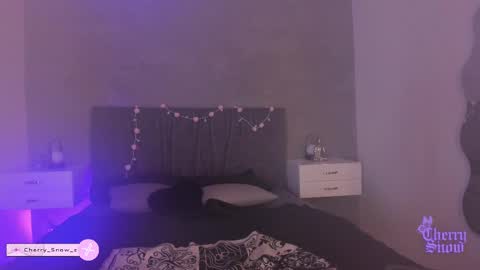 Snapshot of cherrysnow_ chatting on 09/20/25, 04:35 Cherry online show from 09/20/25, 04:35