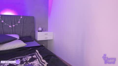 Snapshot of cherrysnow_ chatting on 10/01/25, 04:18 Cherry online show from 10/01/25, 04:18