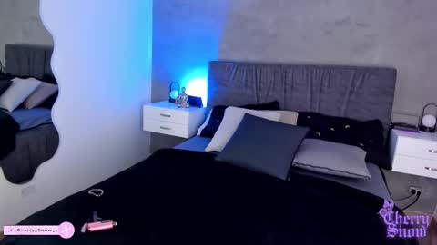 Snapshot of cherrysnow_ chatting on 01/13/26, 05:02 Cherry online show from 01/13/26, 05:02