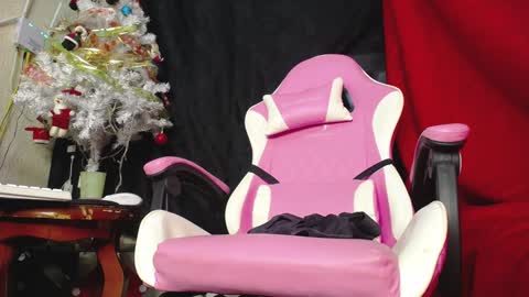 Snapshot of cherryts_hot chatting on 01/18/25, 07:04 cherry hot online show from 01/18/25, 07:04