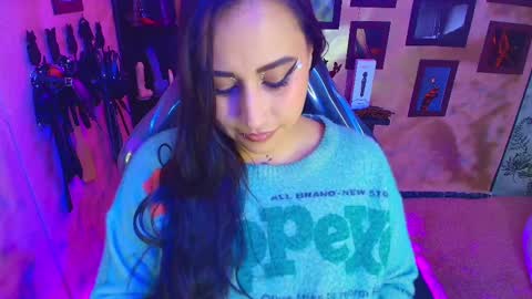 Snapshot of cherryy_bombshelll chatting on 10/06/25, 03:53 cherry online show from 10/06/25, 03:53