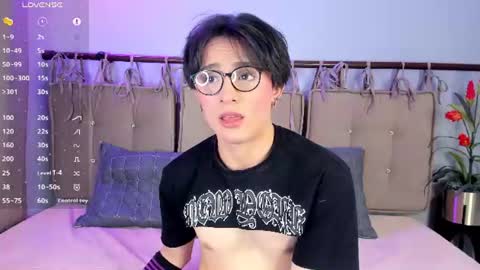 Snapshot of cherryy_boy chatting on 07/22/26, 08:33 Matias online show from 07/22/26, 08:33