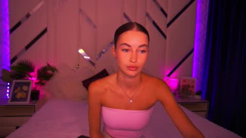 Snapshot of cherryylulu chatting on 09/18/25, 06:48 cherryylulu online show from 09/18/25, 06:48