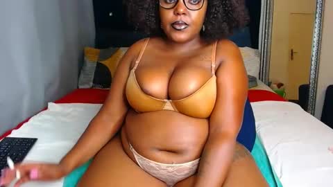 Snapshot of cherryyummy69 chatting on 12/18/24, 05:59 cherryyummy69 online show from 12/18/24, 05:59