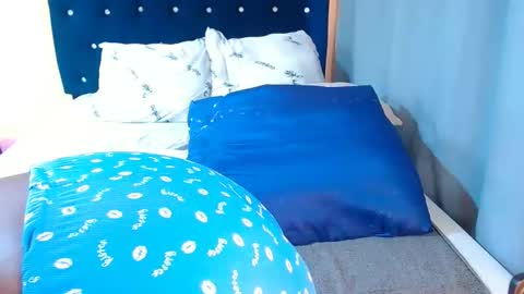 Snapshot of cherryyummy69 chatting on 11/30/25, 11:36 cherryyummy69 online show from 11/30/25, 11:36