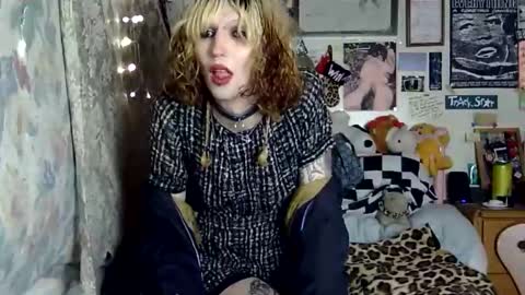 cher strauberry online show from 10/16/25, 03:18