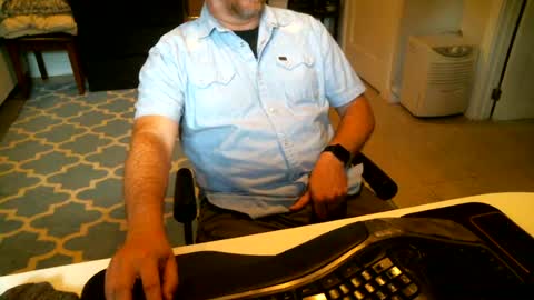 Snapshot of chesbayboy chatting on 06/15/26, 06:54 chesbayboy online show from 06/15/26, 06:54