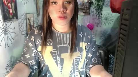 Snapshot of chescahotxxxl chatting on 02/11/25, 05:37 chescahotxxxl online show from 02/11/25, 05:37