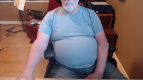Snapshot of chgodad chatting on 06/05/26, 12:33 chgodad online show from 06/05/26, 12:33