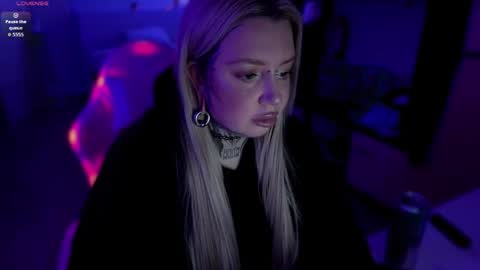 Chi online show from 04/17/26, 09:07