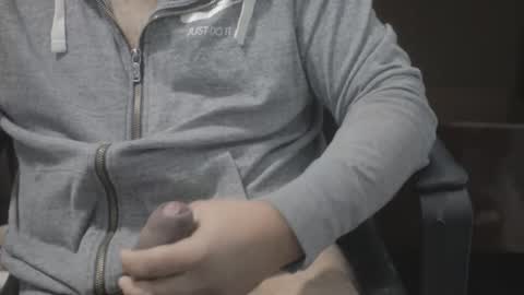 Snapshot of chicagoalex68 chatting on 12/16/25, 02:16 chicagoalex68 online show from 12/16/25, 02:16