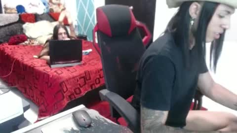 Snapshot of chico_explosivo chatting on 09/17/25, 01:51 chico_explosivo online show from 09/17/25, 01:51