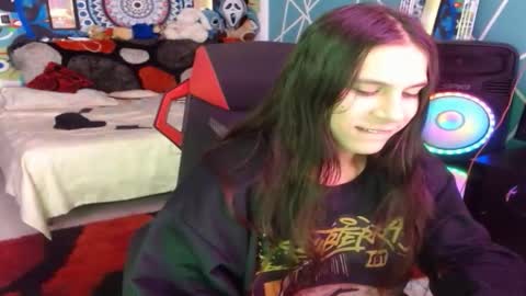 Snapshot of chico_explosivo chatting on 10/16/25, 12:33 chico_explosivo online show from 10/16/25, 12:33