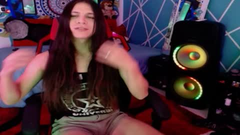 Snapshot of chico_explosivo chatting on 10/26/25, 12:49 chico_explosivo online show from 10/26/25, 12:49