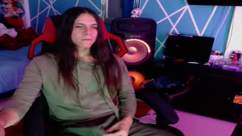 Snapshot of chico_explosivo chatting on 10/31/25, 12:33 chico_explosivo online show from 10/31/25, 12:33