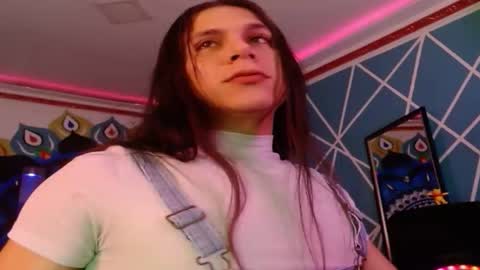 Snapshot of chico_explosivo chatting on 12/01/25, 01:21 chico_explosivo online show from 12/01/25, 01:21