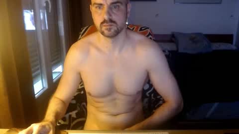 chicocam1983 online show from 11/10/25, 04:39