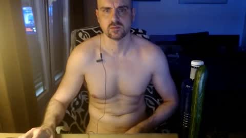 Snapshot of chicocam1983 chatting on 05/25/26, 04:35 chicocam1983 online show from 05/25/26, 04:35