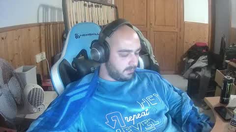 Snapshot of chicomallorca96 chatting on 02/17/25, 06:48 chicomallorca96 online show from 02/17/25, 06:48